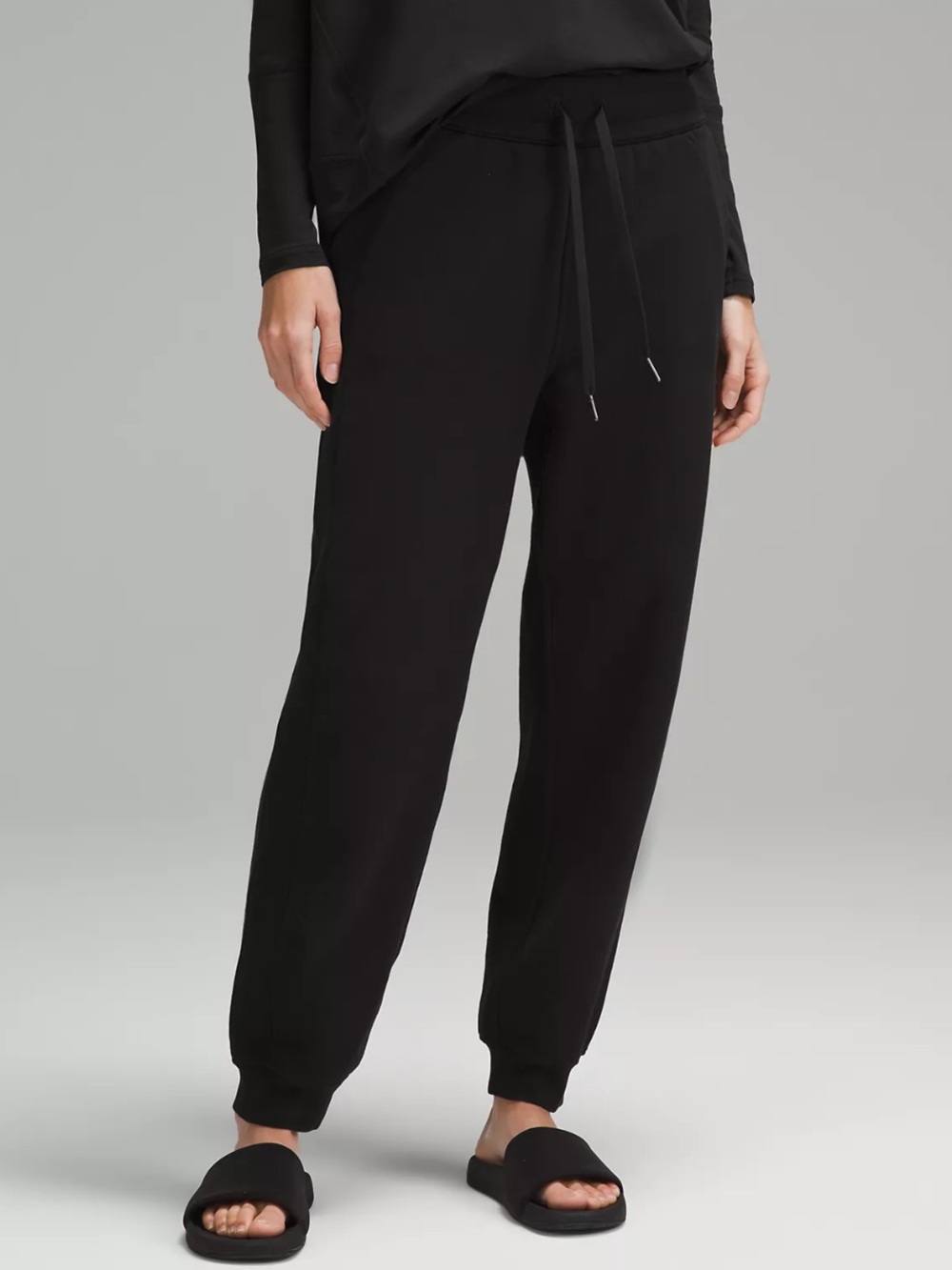 Lululemon Scuba High-Rise Relaxed Jogger